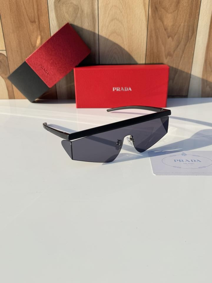 Pra_da 217 Black