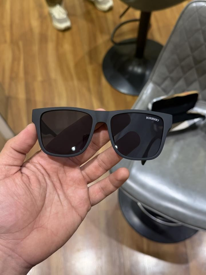 Bur_berry Wayfero 4358 Matt Black