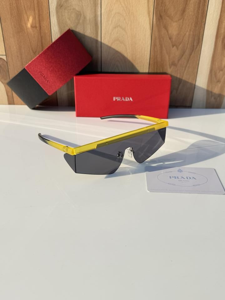 Pra_da 217 Yellow Black