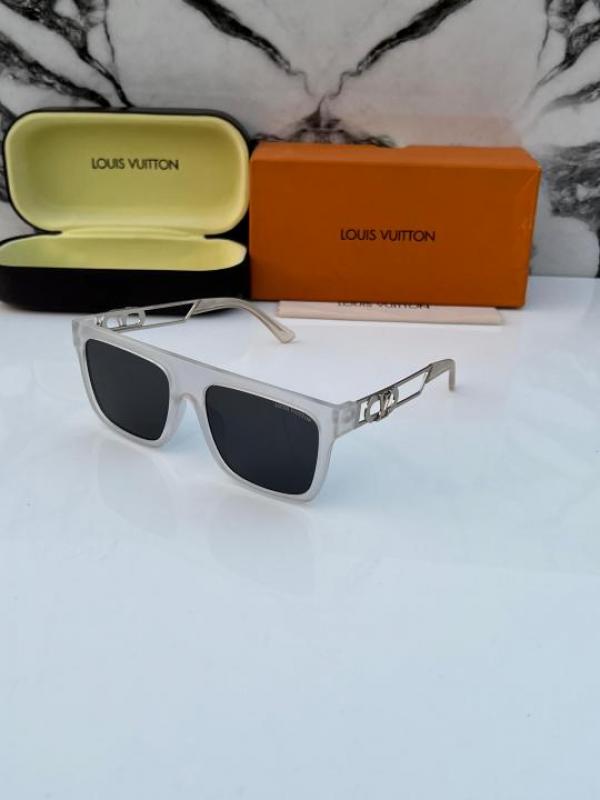 Lou_is Vui_tton 128 White Black