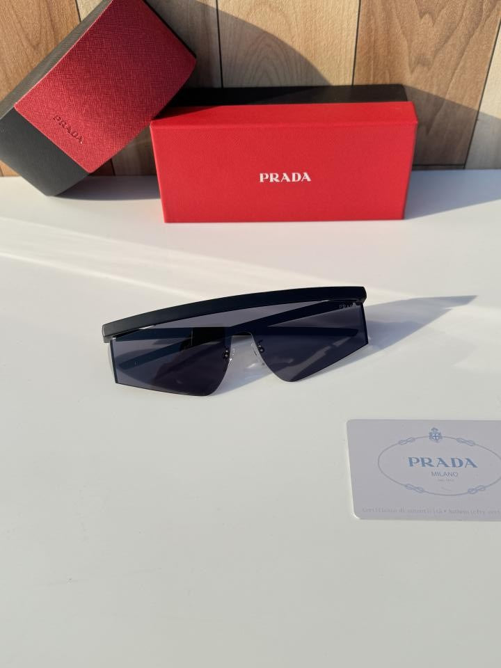 Pra_da 217 Black