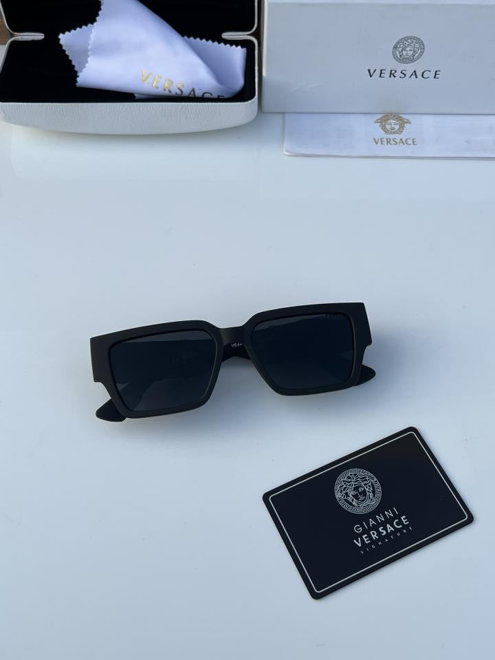 Ver_sace 4461 Matt Black