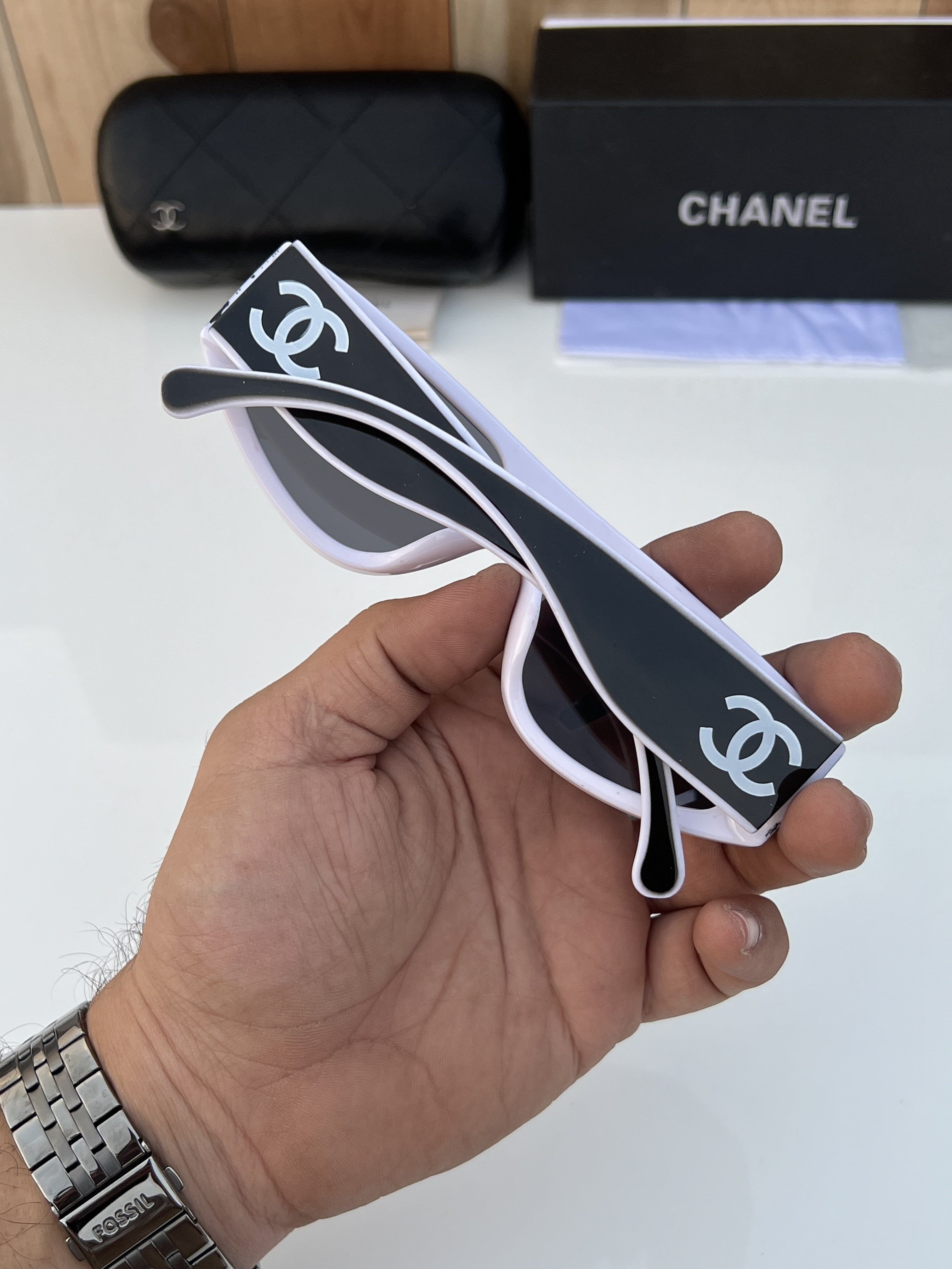 Cha_nel 1001 White Black