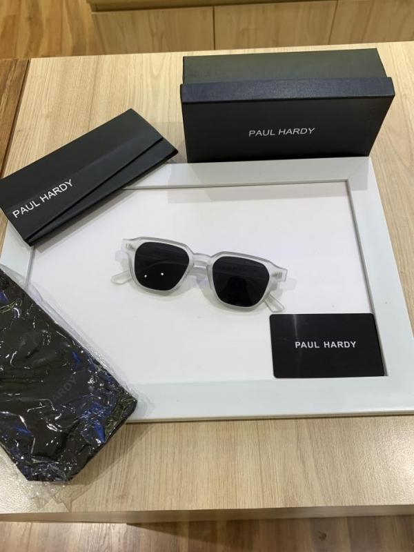 Pau_l Har_dy Y05 White Black