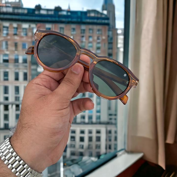 Dav_id Bec_kham Round Brown Green