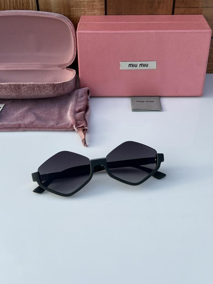 Miu_Miu 113 Matt Green