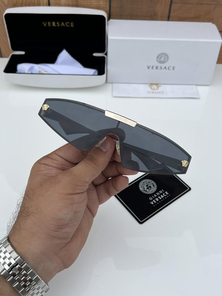 Ver_sace 8051 Gold Black