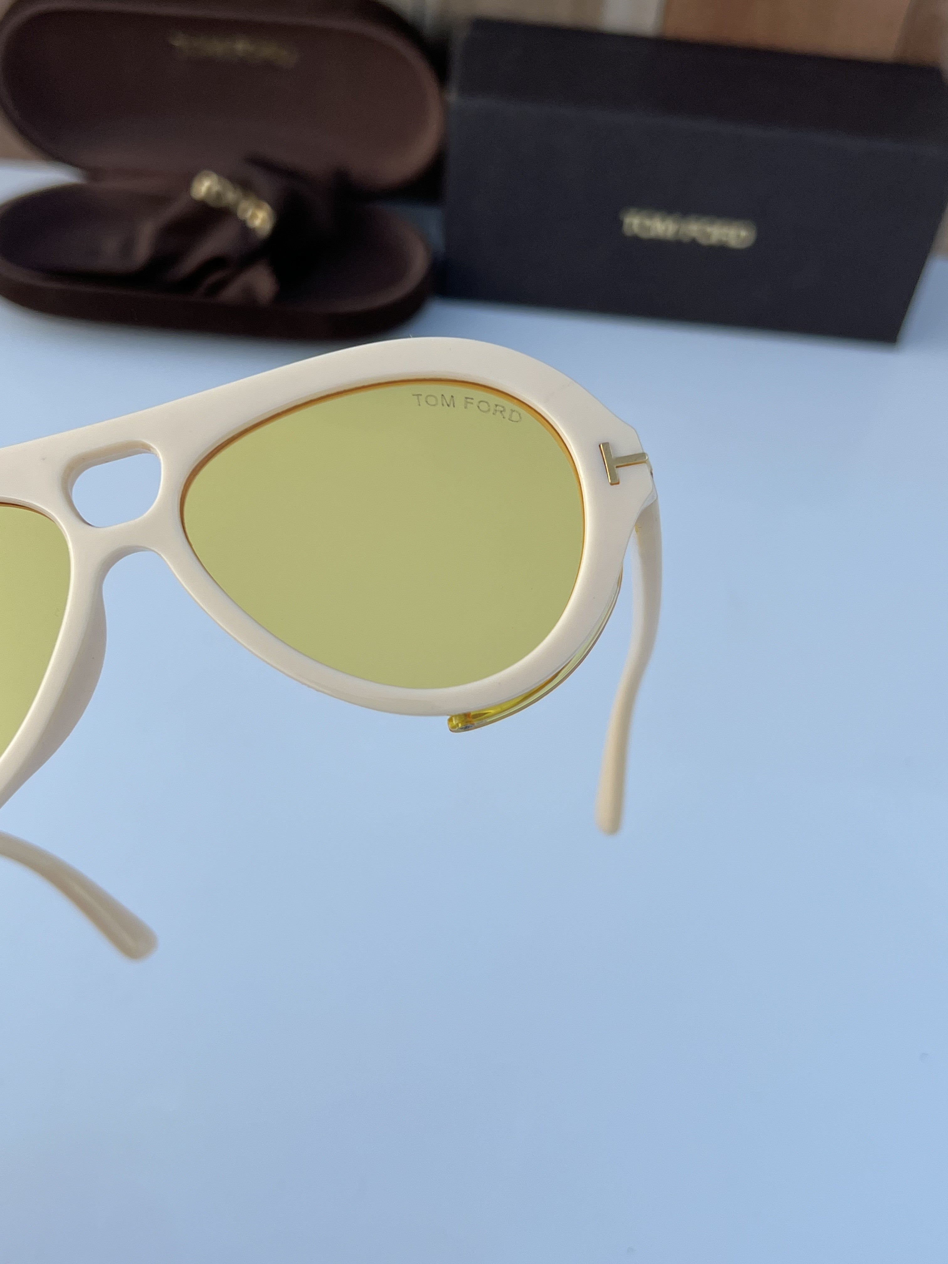 Tom_ford 77137 Cream Yellow