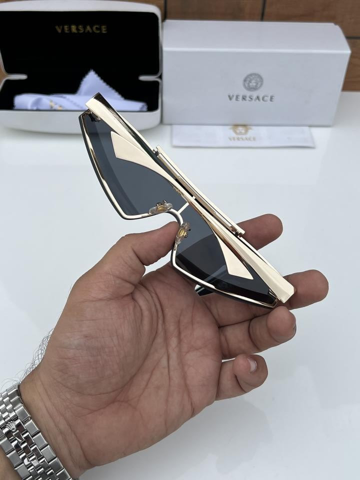 Ver_sace 8051 Gold Black