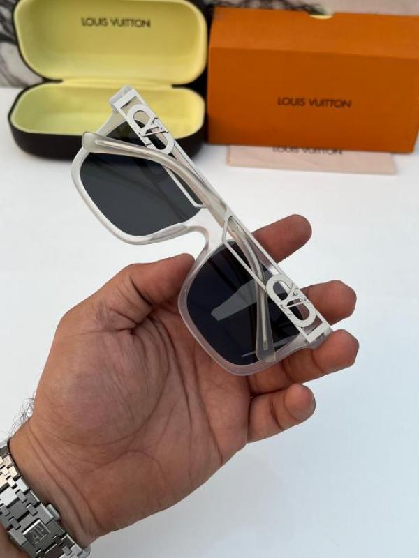 Lou_is Vui_tton 128 White Black