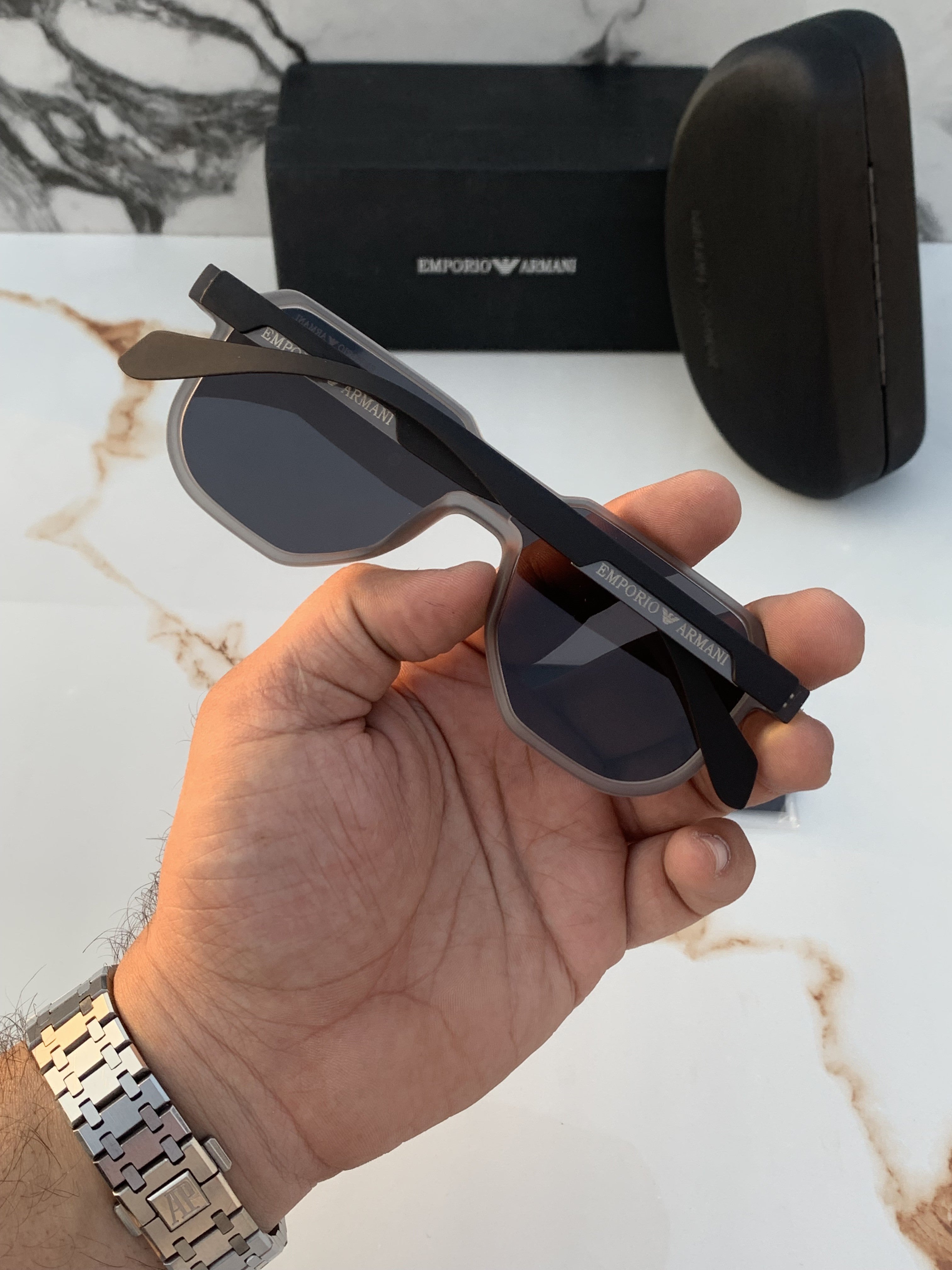 Emp_orio Arm_ani 2602 Grey