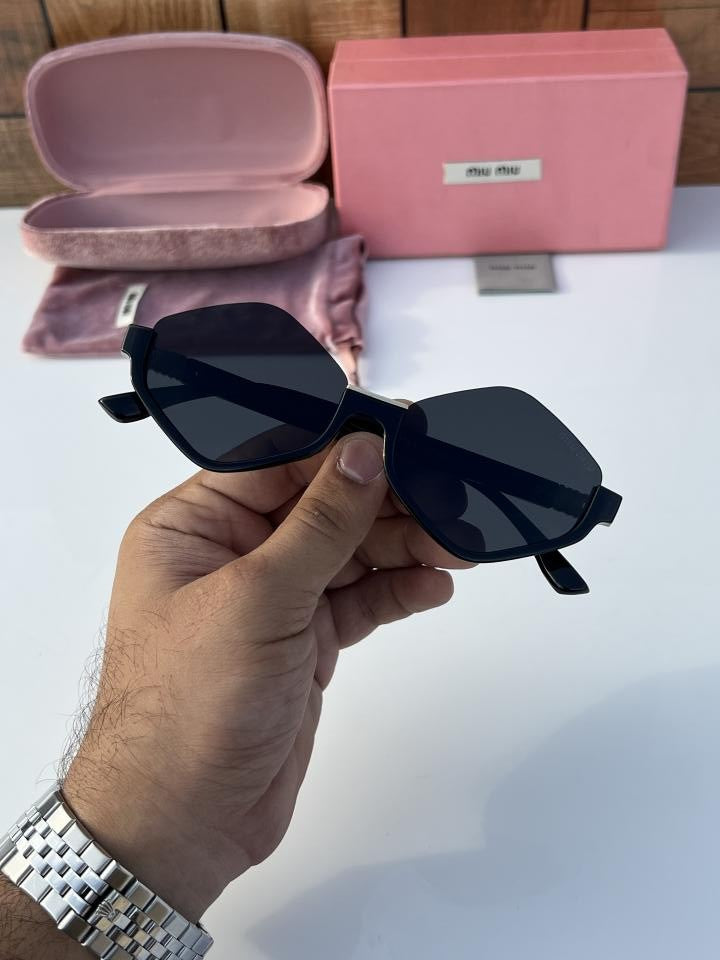 Miu_Miu 113 Black Gold