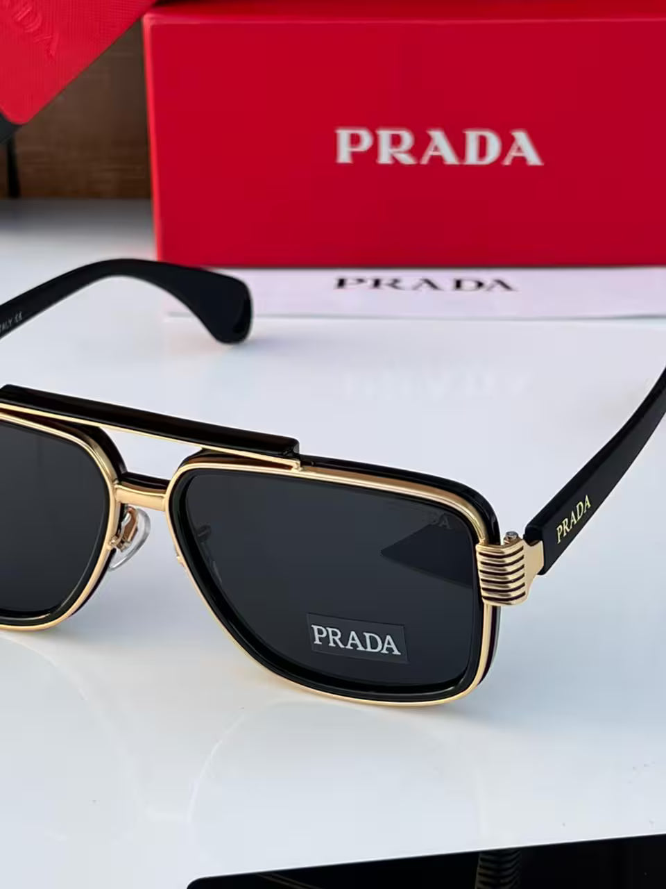 Pra_da 1298 Gold Black