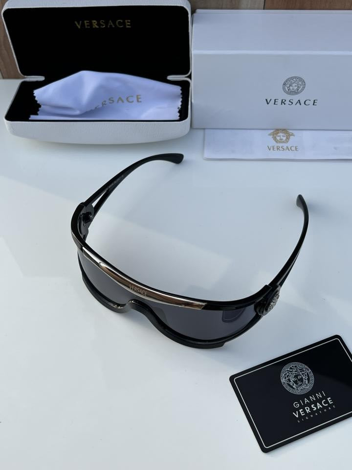 Ver_sace 4475 Black Silver