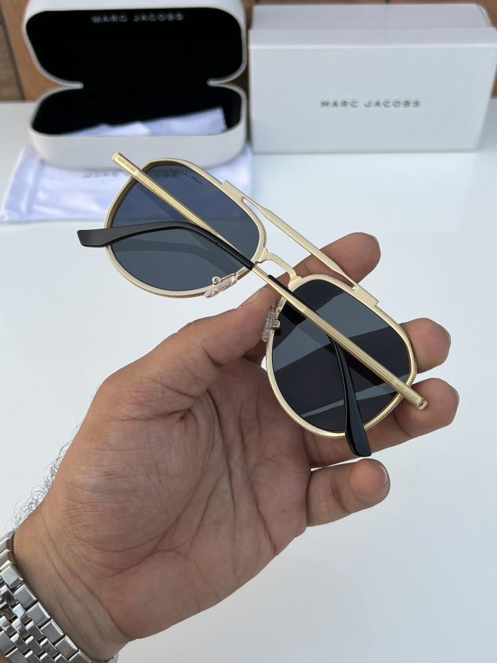 Mar_c Jac_obs 542 Gold Black