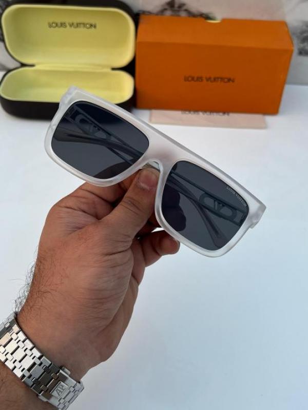 Lou_is Vui_tton 128 White Black