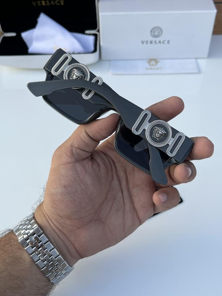 Ver_sace 4461 Grey Black