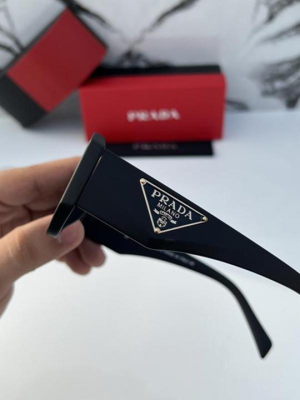 Pra_da 82 Matt Black