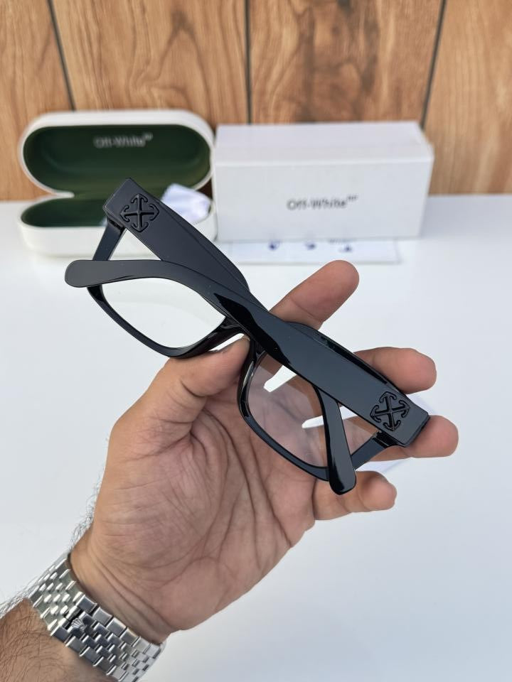 Of_f Whi_te 126 Black Plano