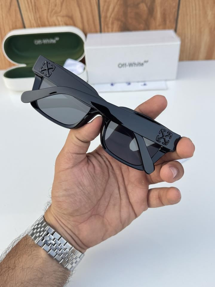 Off_Whi_te 126 Black