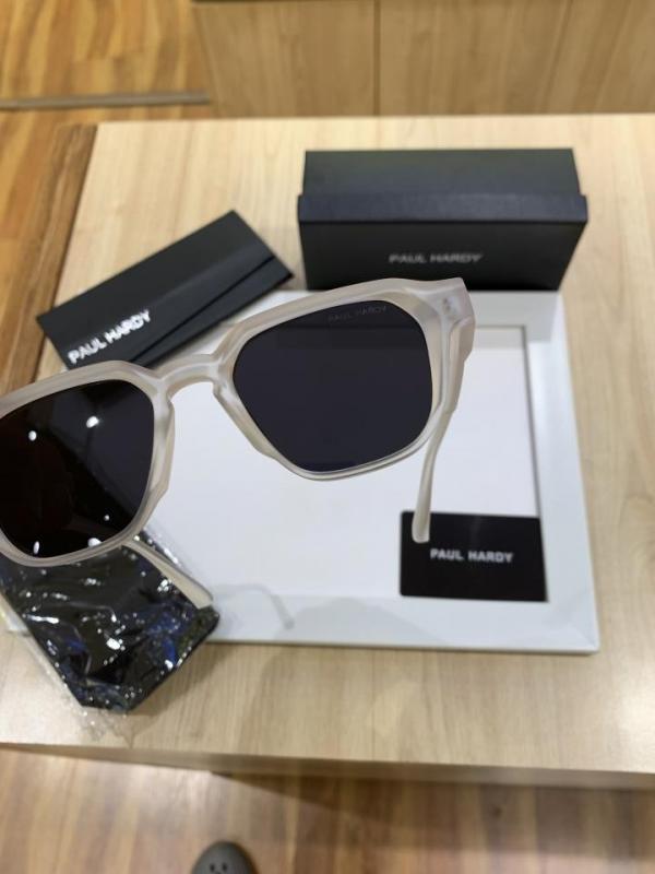 Pau_l Har_dy Y05 White Black