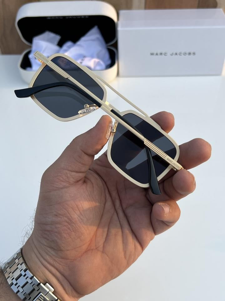 Mar_c Jac_obs 505 Gold Black