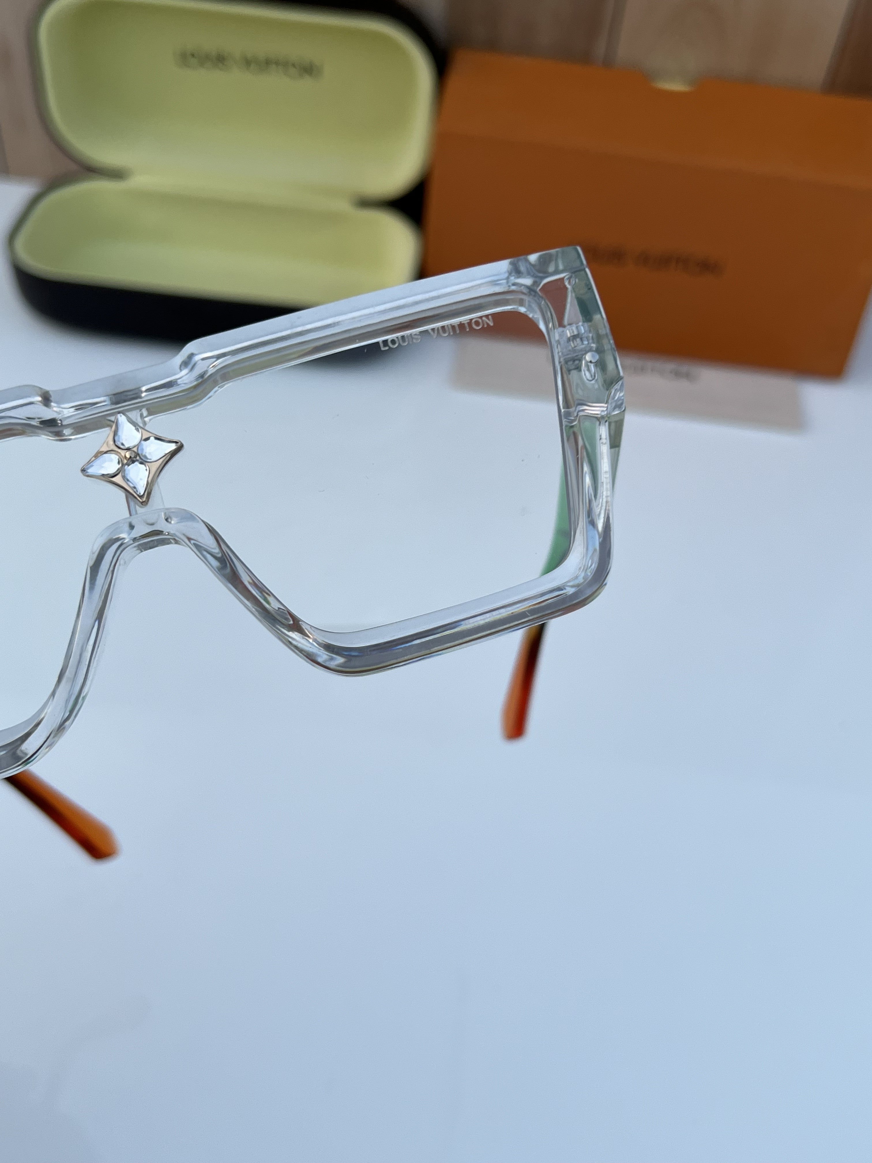 Lou_is vui_tton 8630 Plano