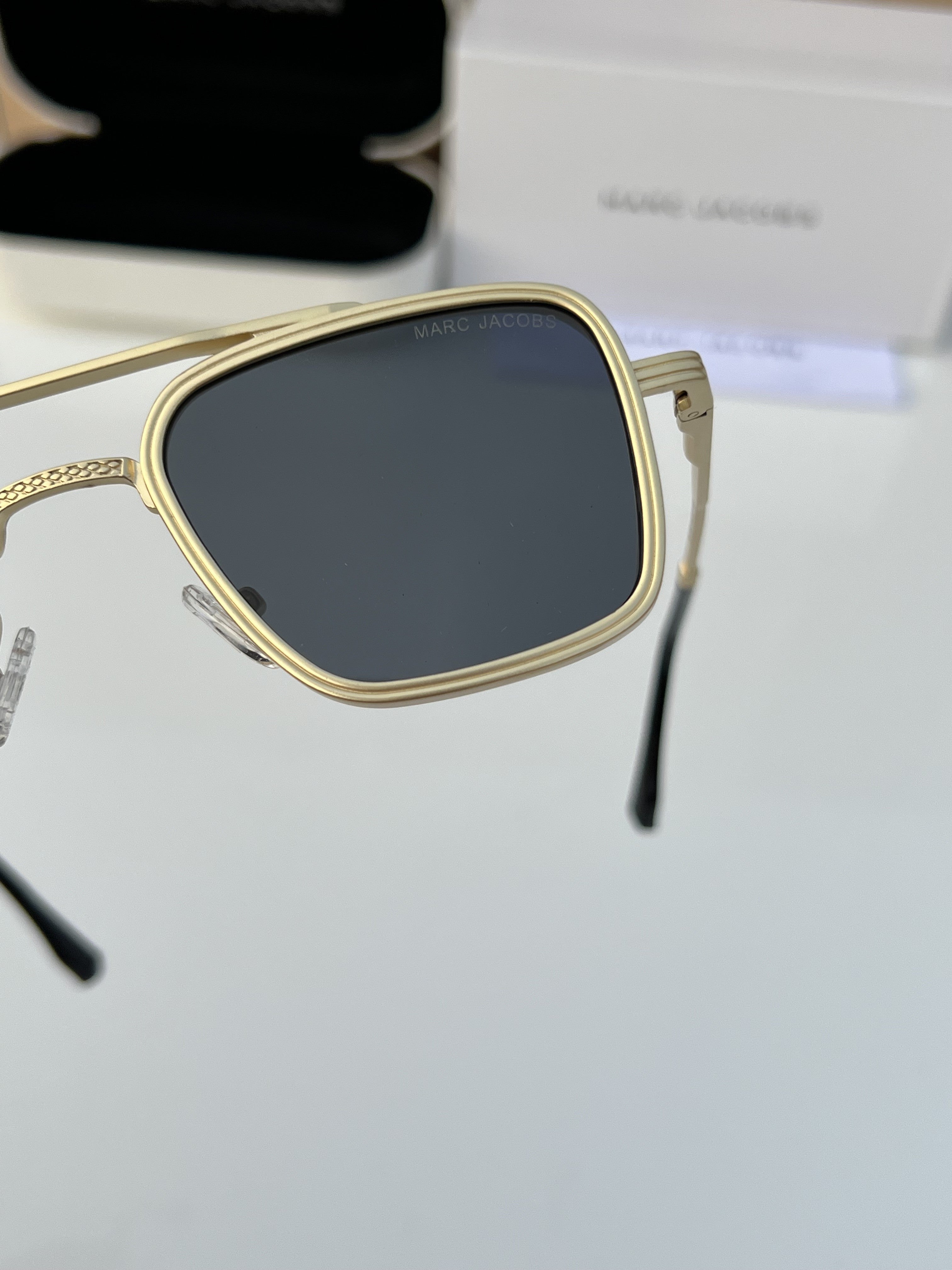 Mar_c jac_obs 504 Gold Black