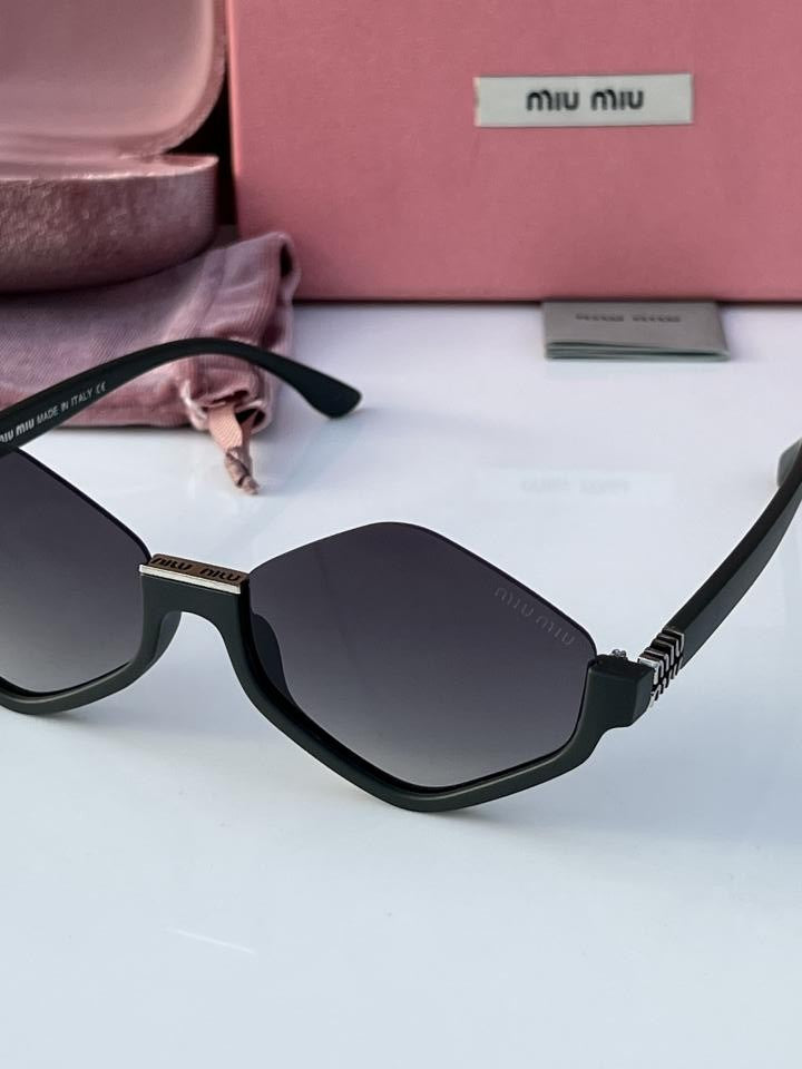 Miu_Miu 113 Matt Green