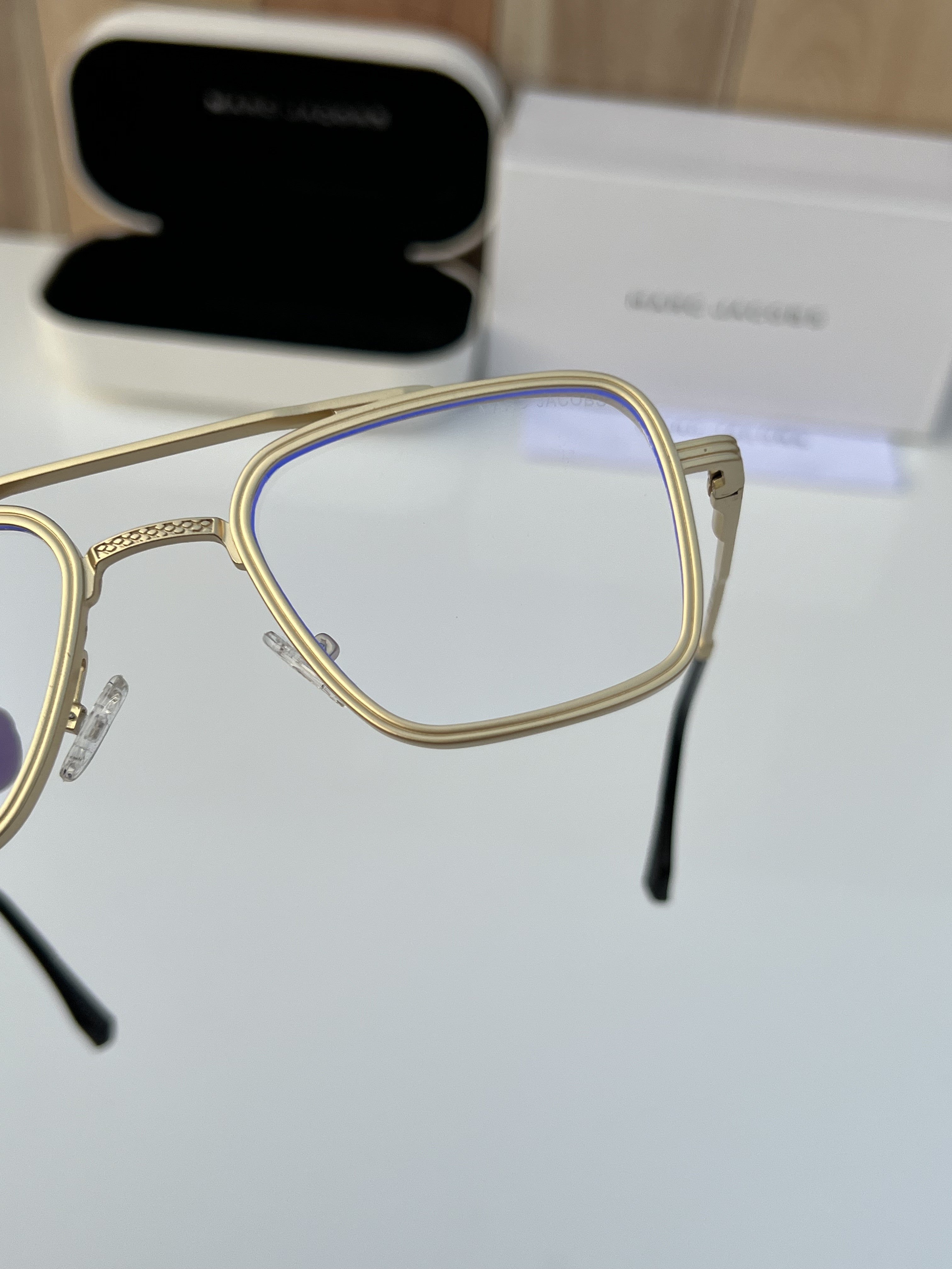 Mar_c Jac_obs 504 Gold Plano