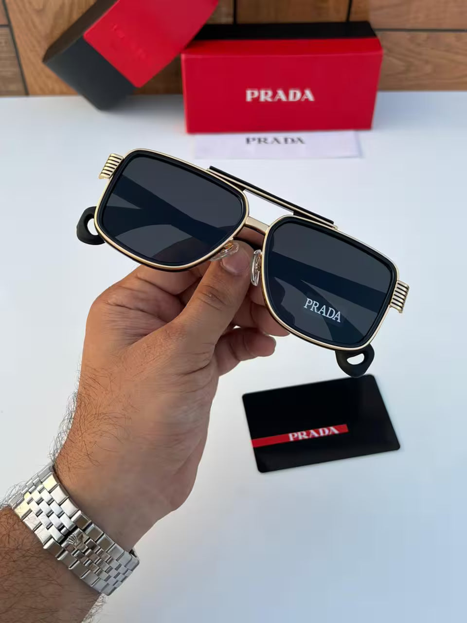 Pra_da 1298 Gold Black