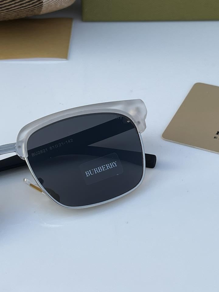 Bur_berry 2821 White Black