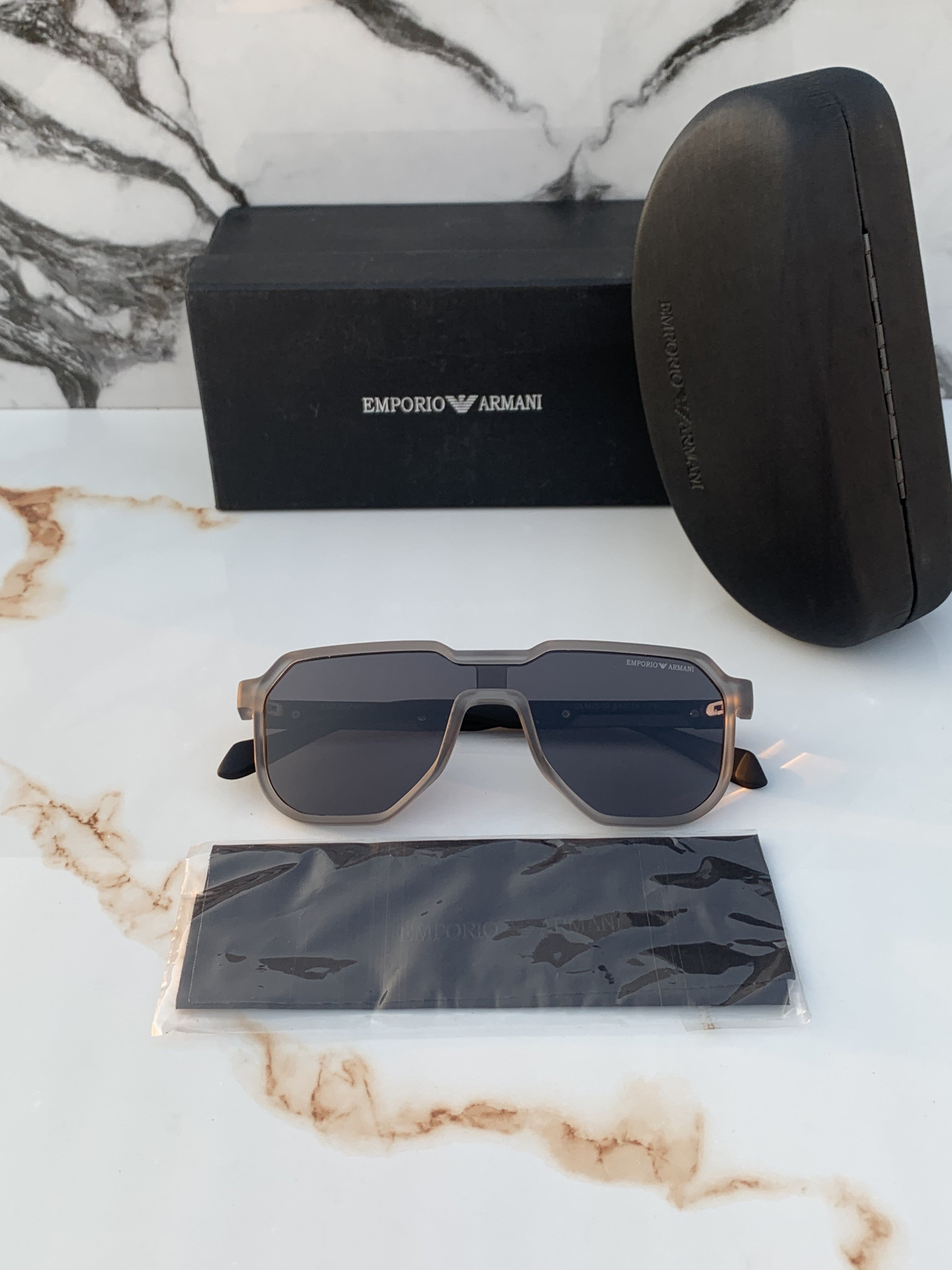 Emp_orio Arm_ani 2602 Grey