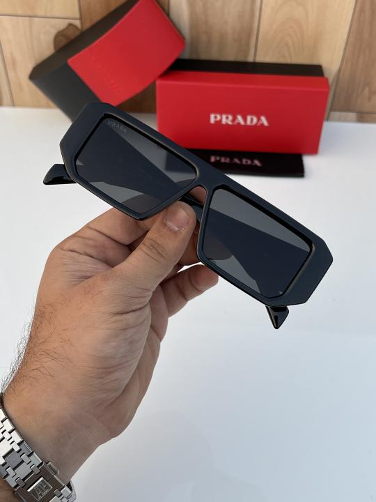 Pra_da 82 Full Black