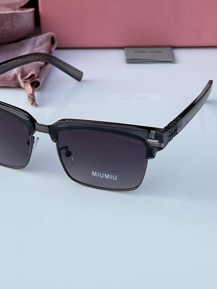 Miu_Miu 110 Grey