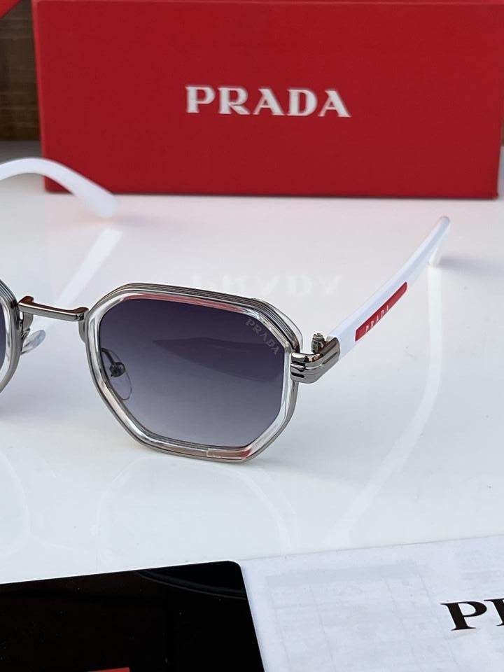 Pra_da 660 Silver White