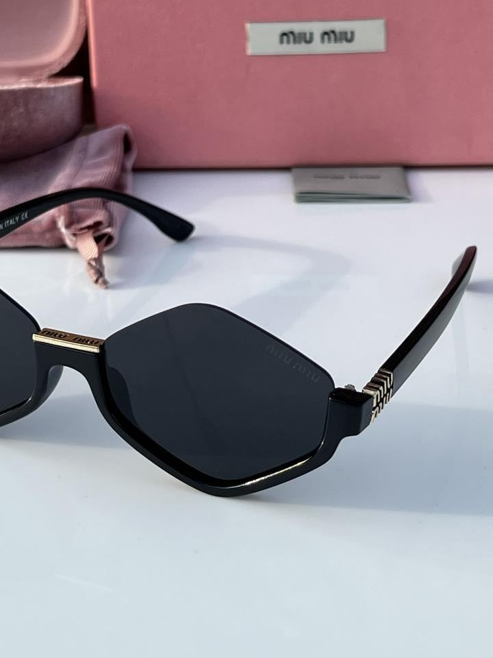 Miu_Miu 113 Black Gold