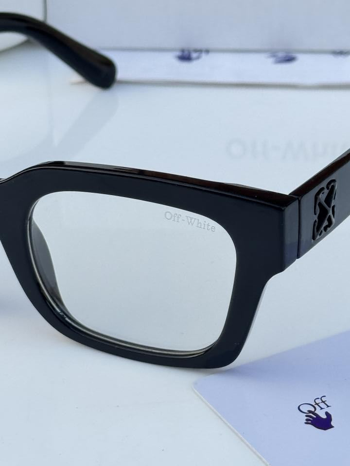 Of_f Whi_te 126 Black Plano