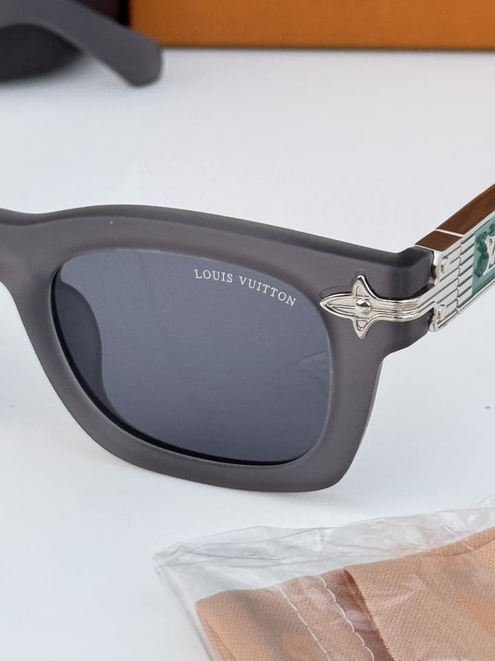 Lou_is Vui_tton 1126 Grey