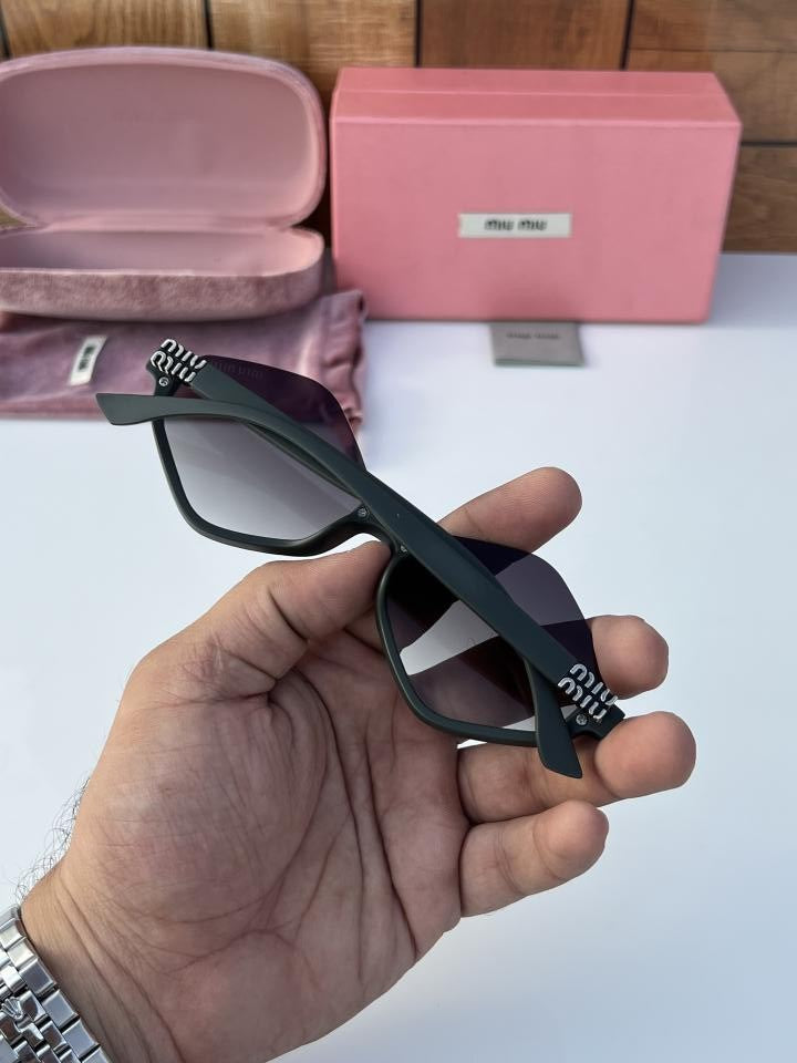 Miu_Miu 113 Matt Green