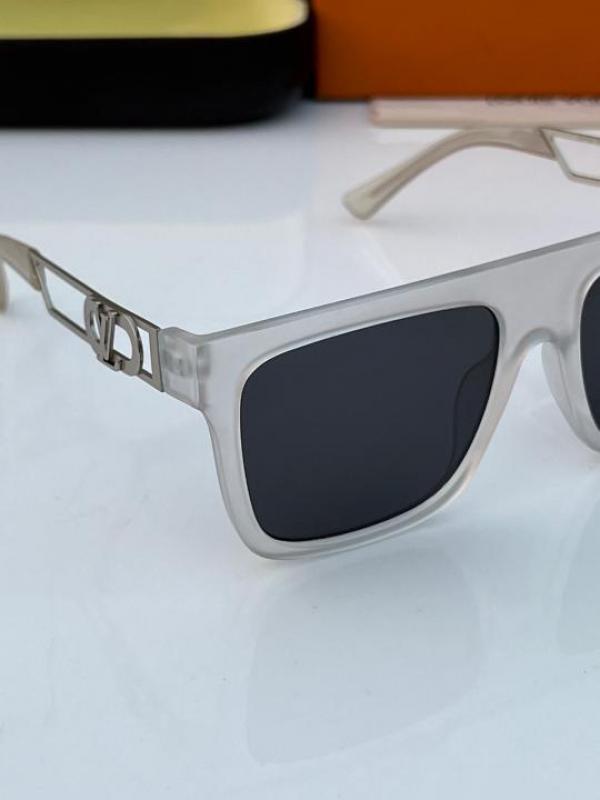 Lou_is Vui_tton 128 White Black