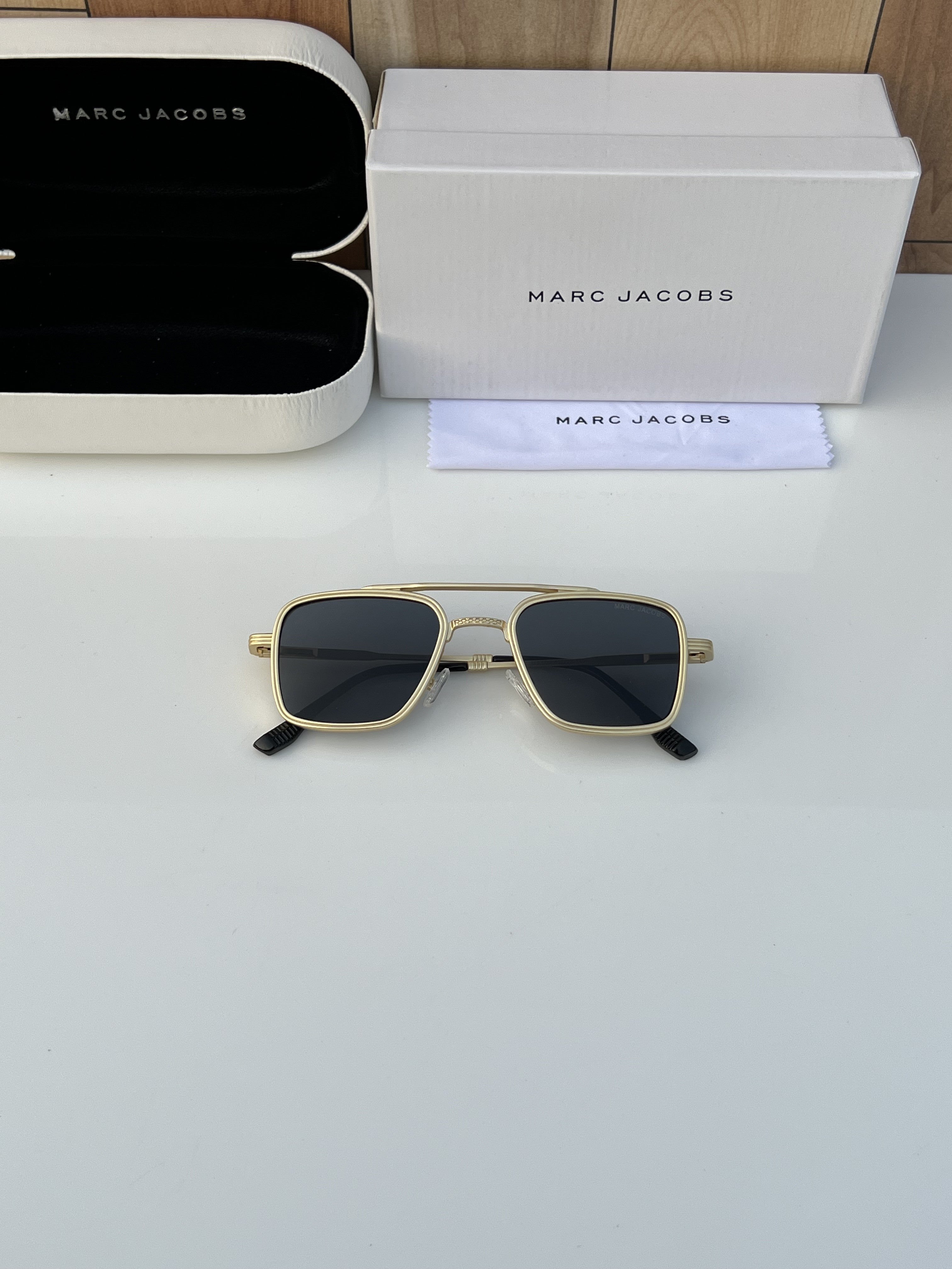 Mar_c jac_obs 504 Gold Black