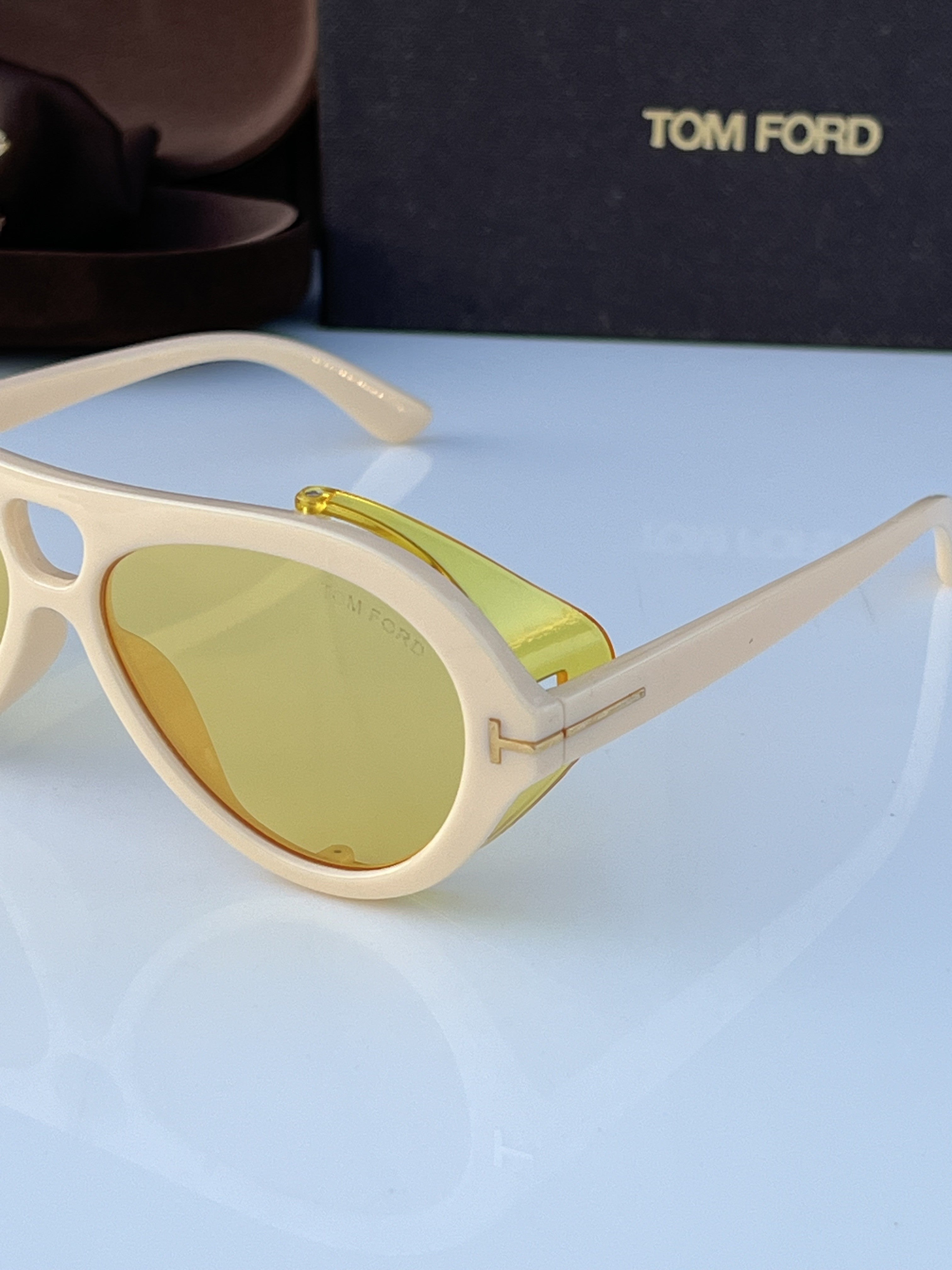 Tom_ford 77137 Cream Yellow