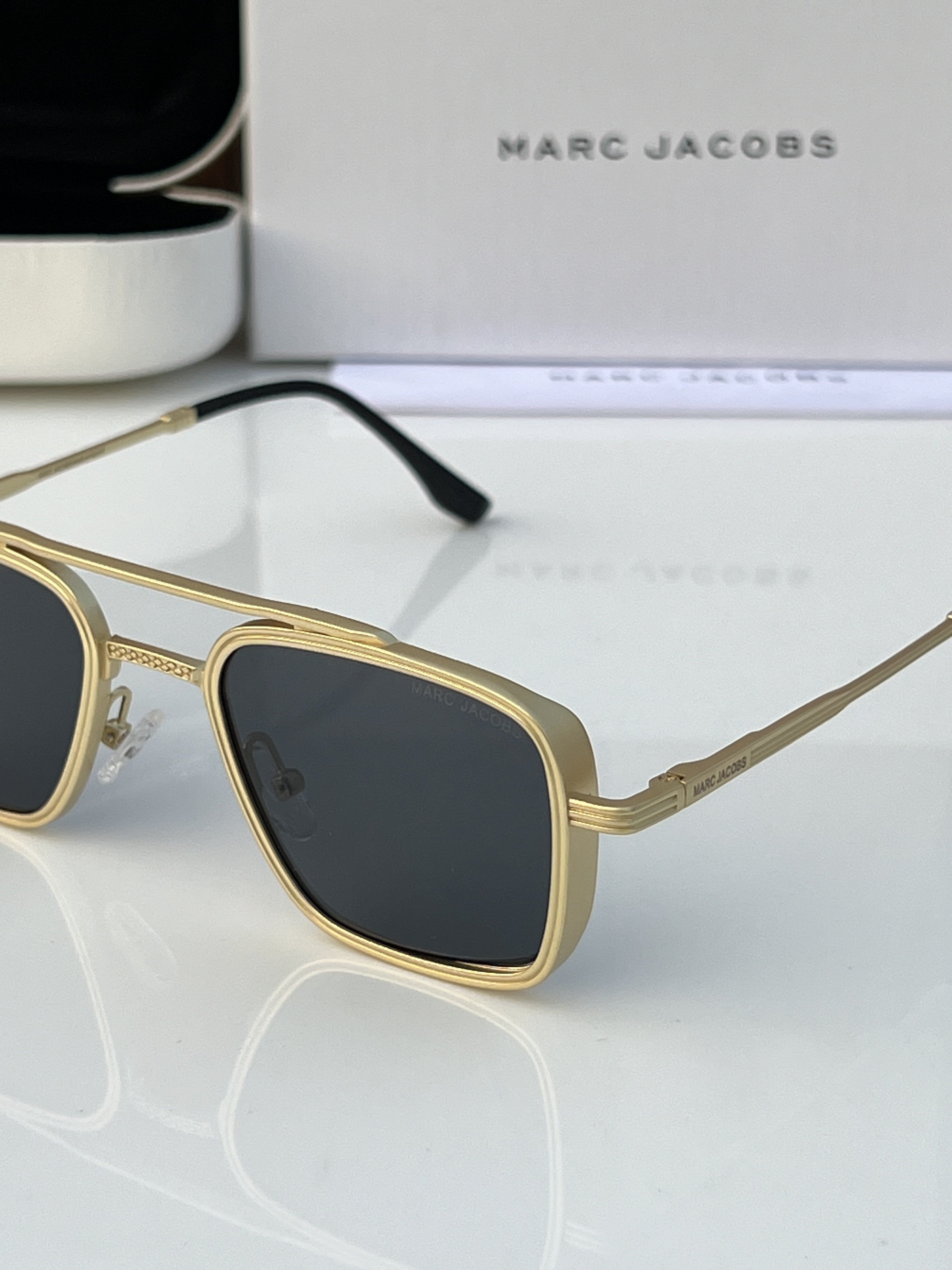 Mar_c jac_obs 504 Gold Black