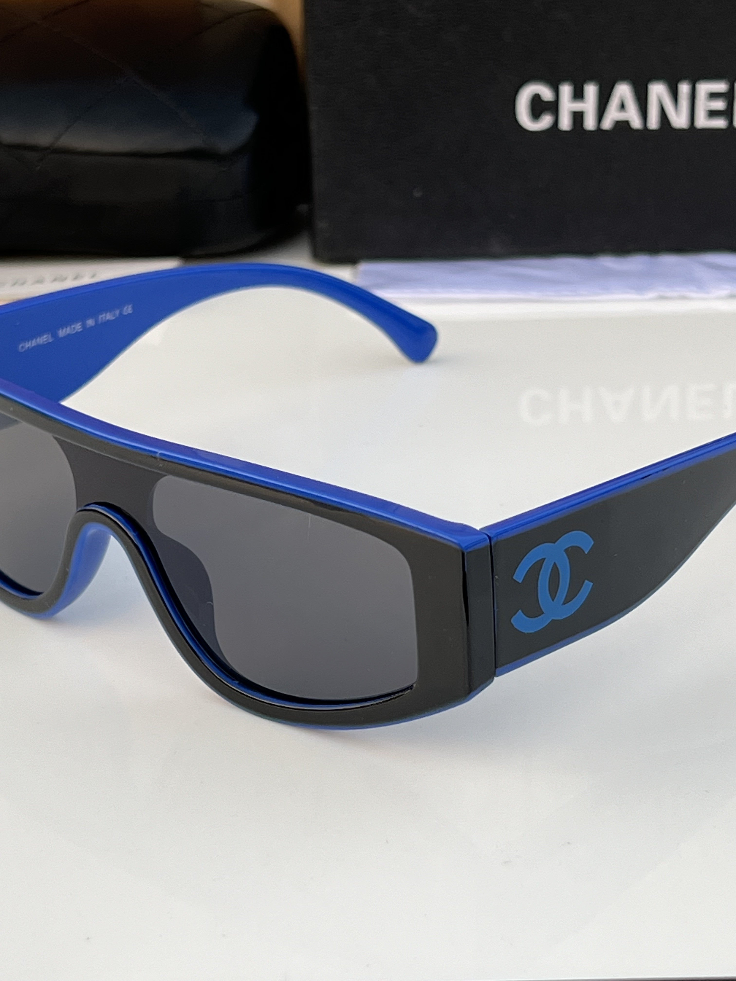 Cha_nel 1001 Blue Black